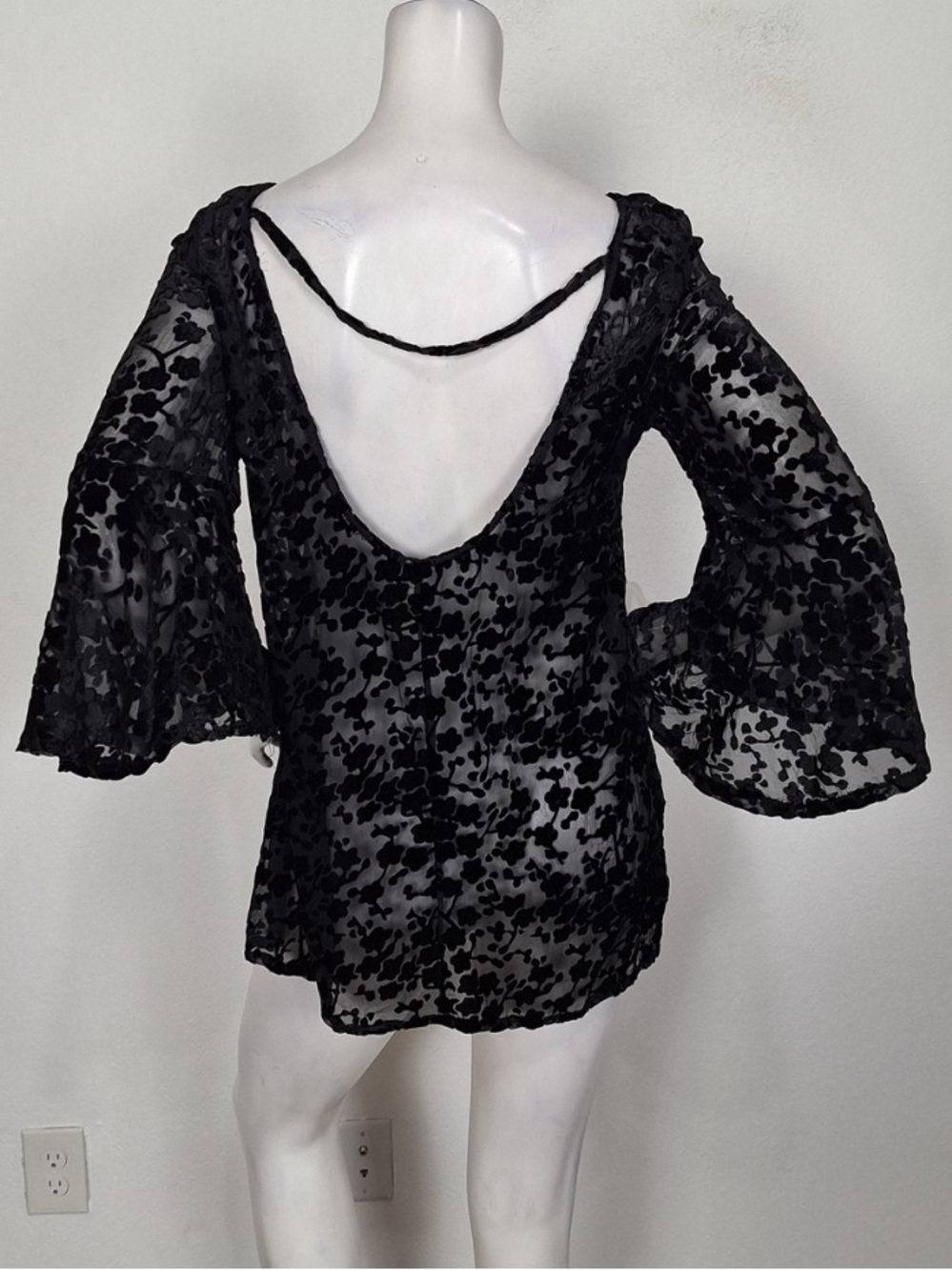 Gypsy Junkies Black Floral Bell Sleeve Whimsigoth Witchy Open Back Blouse Sz S/M - Picture 2 of 13